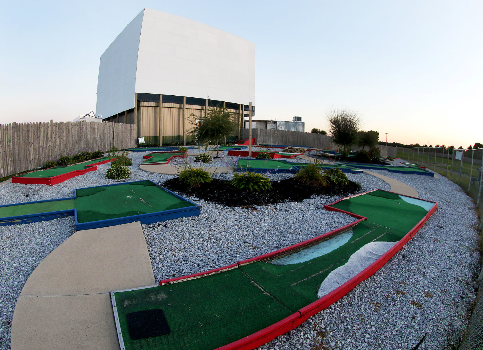 090918-qct-qca-Drive-In-006